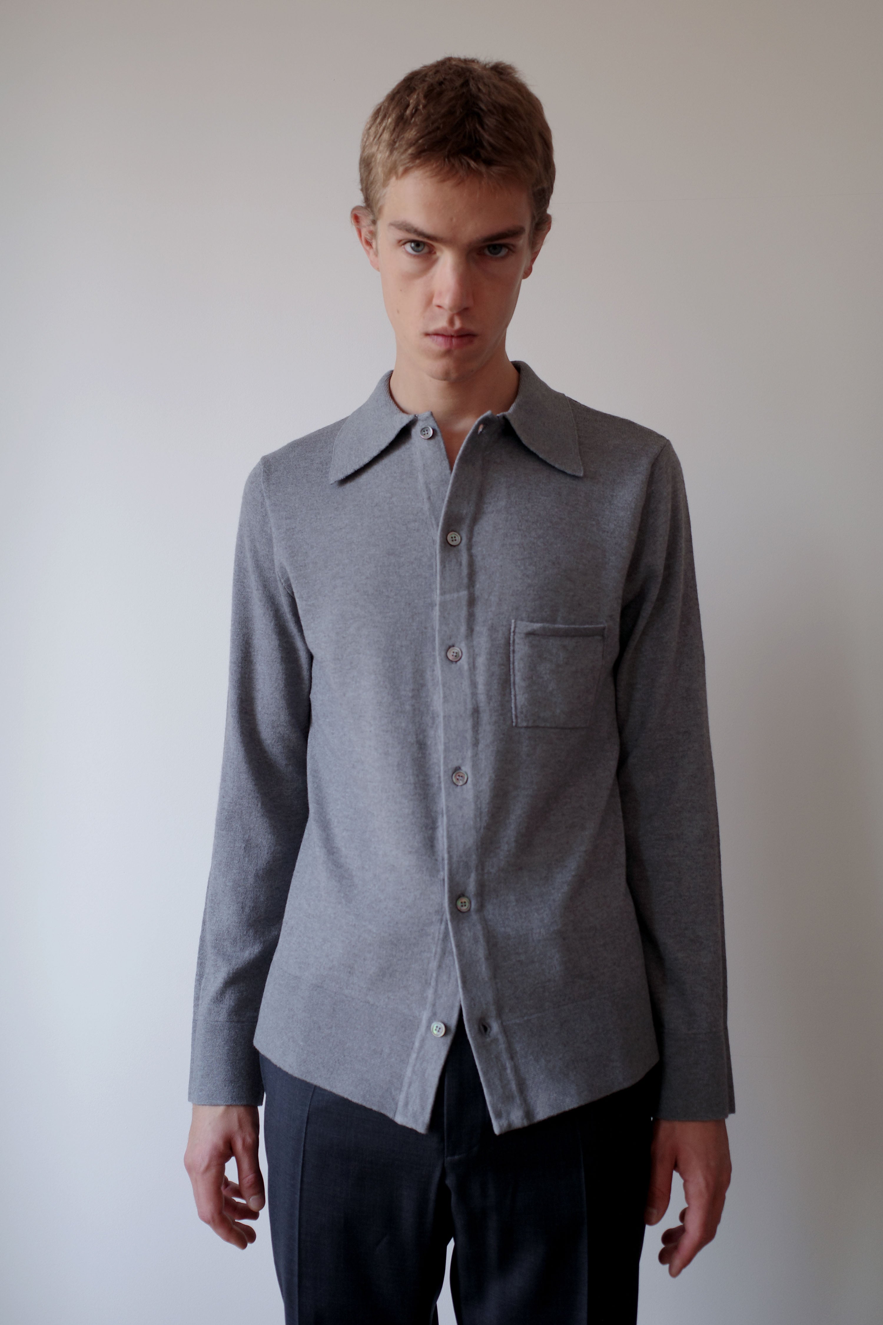 LIGHT GREY KNITTED SHIRT